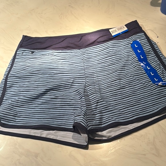 Hang Ten UV Protection Shorts - Picture 1 of 5